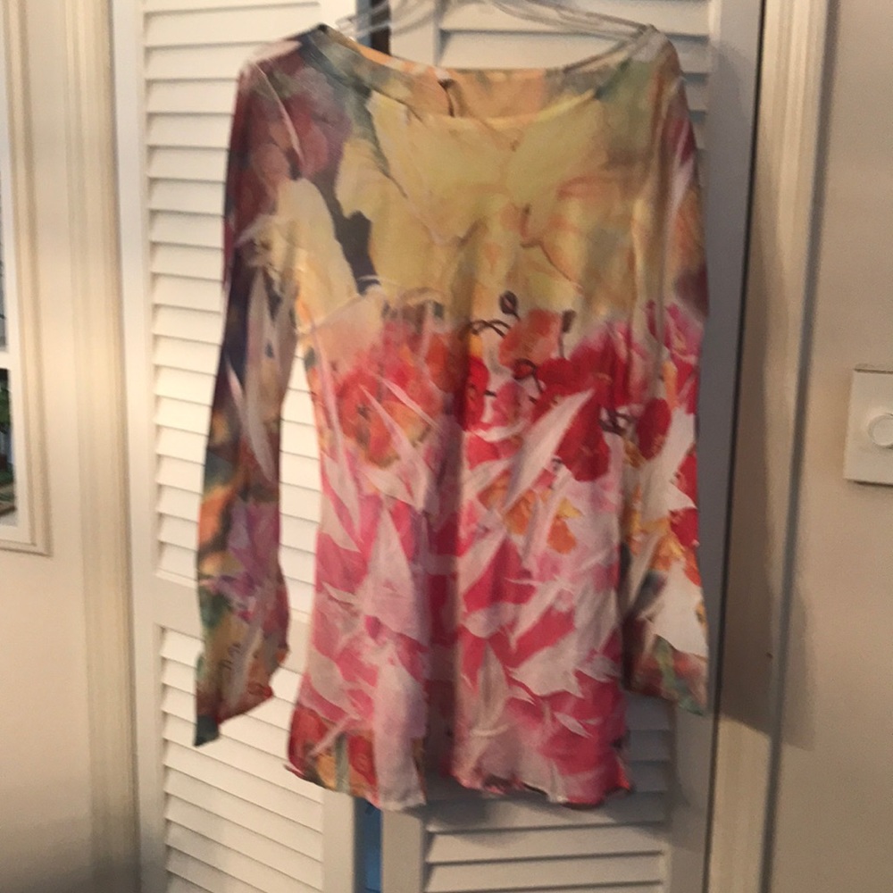 Brilliant color blouse.